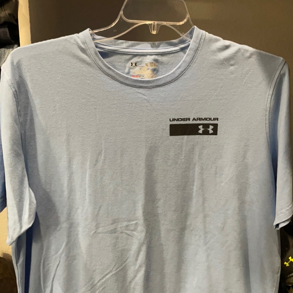 Xl under armour T-shirt